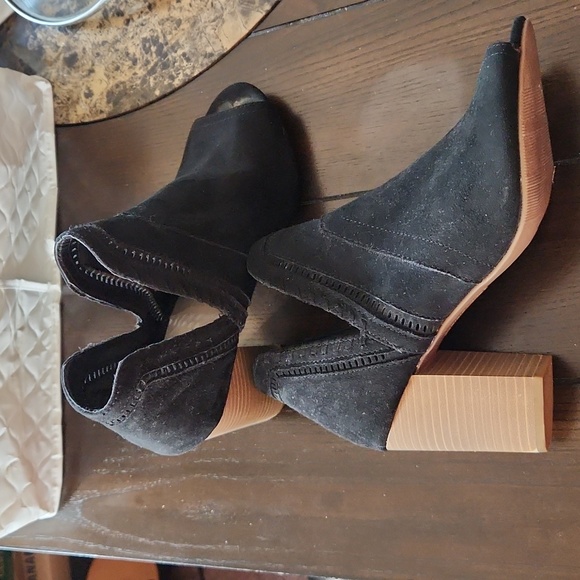 Booties - Picture 3 of 4